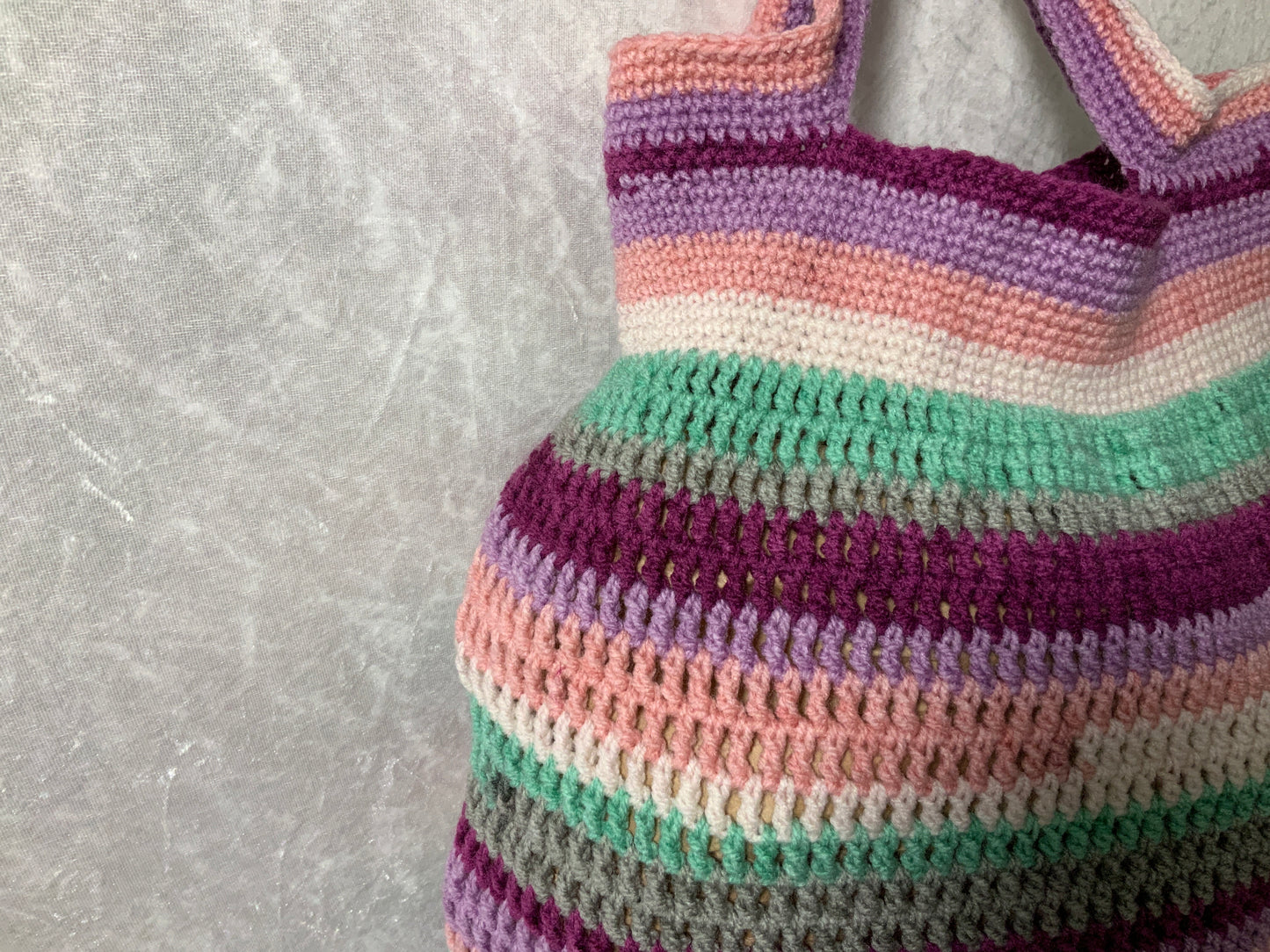 Handgefertigte Beuteltasche aus Wolle