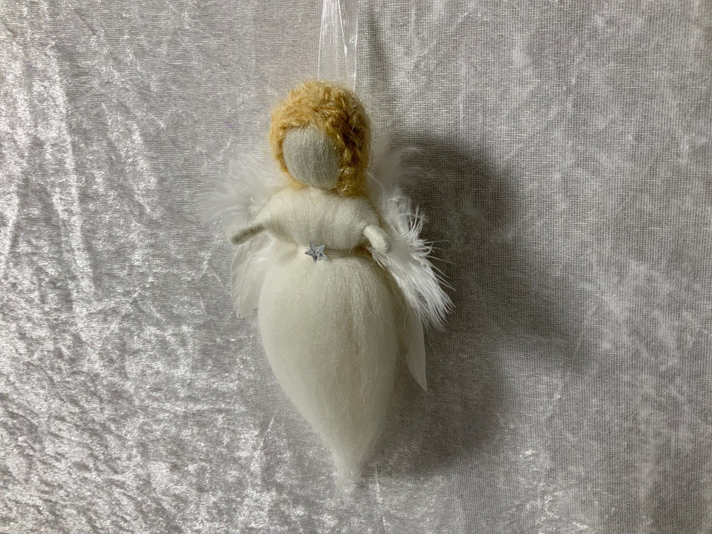 Handgefertigter Beschützer aus Merinowolle