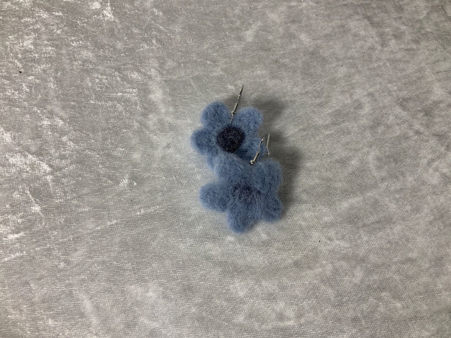 Blumenohrringe in Blau