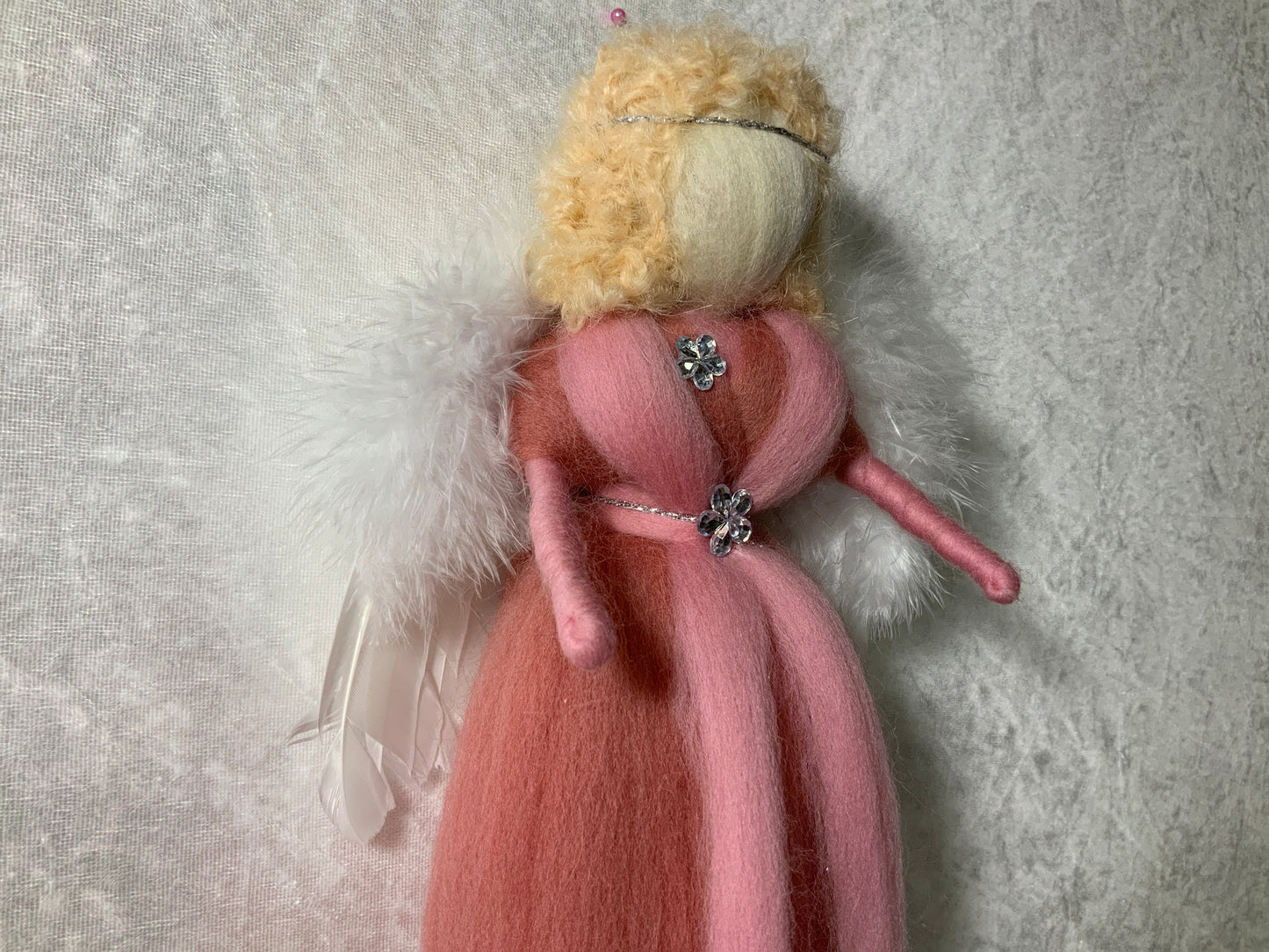 Großer Handgefertigter Engel aus Merinowolle in Rosa