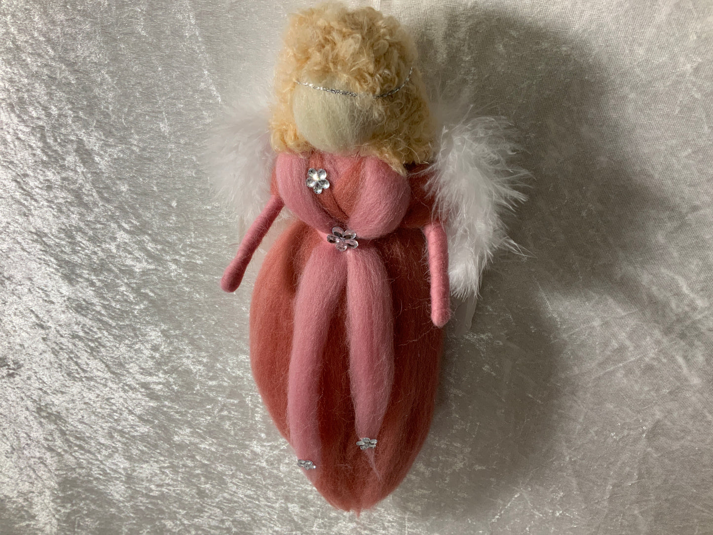 Großer Handgefertigter Engel aus Merinowolle in Rosa