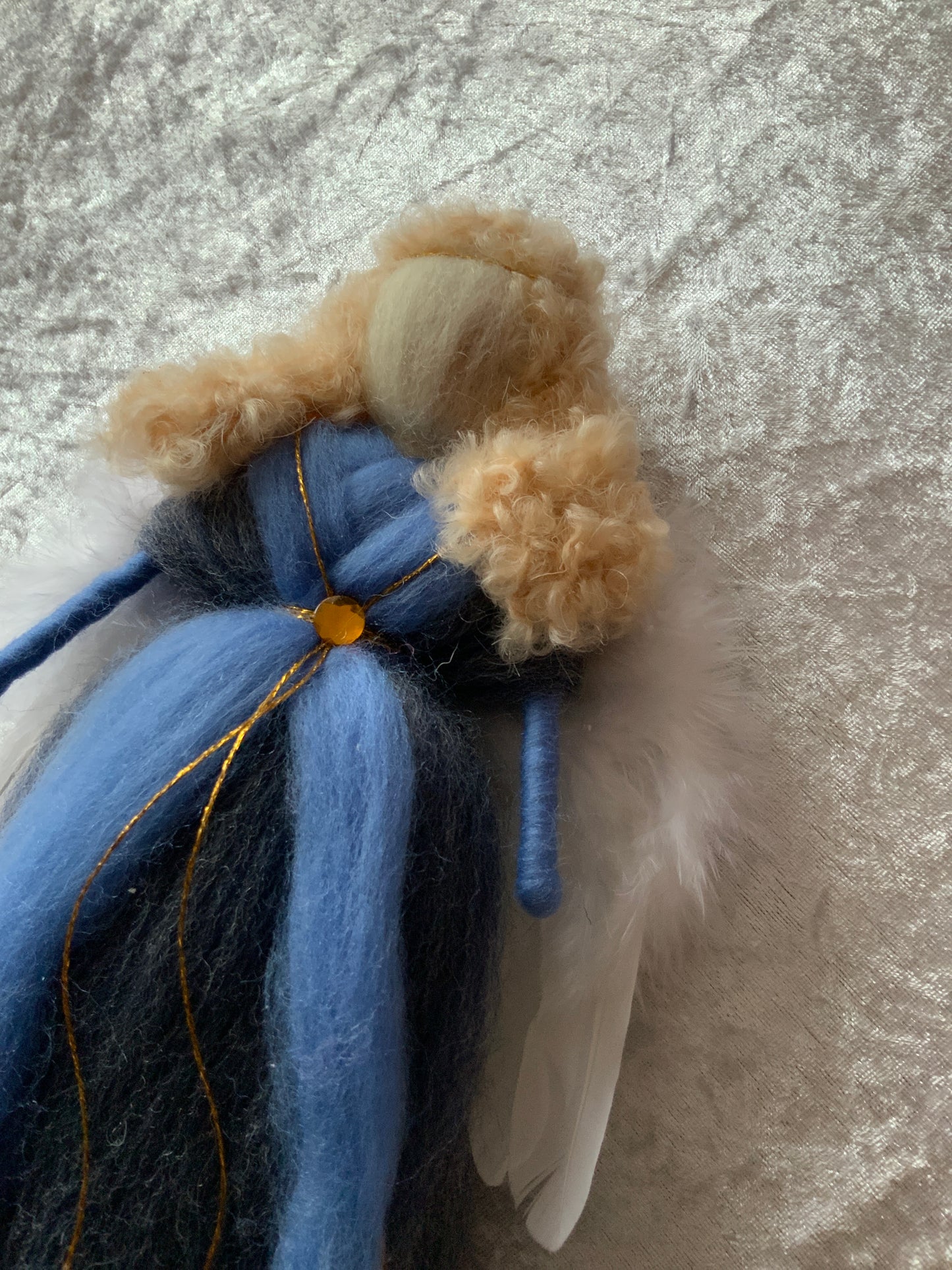 Großer Handgefertigter Engel in Blau