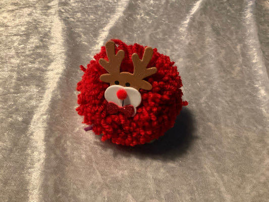 Rentier aus Wolle in Rot