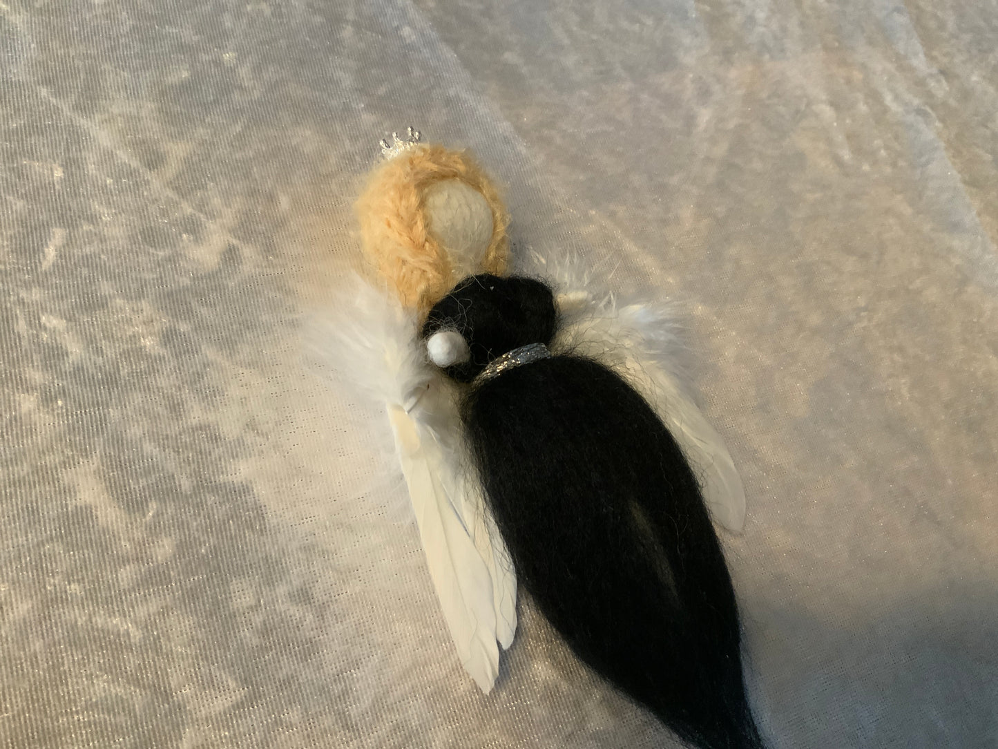 Schutzengel Handgemacht in Schwarz