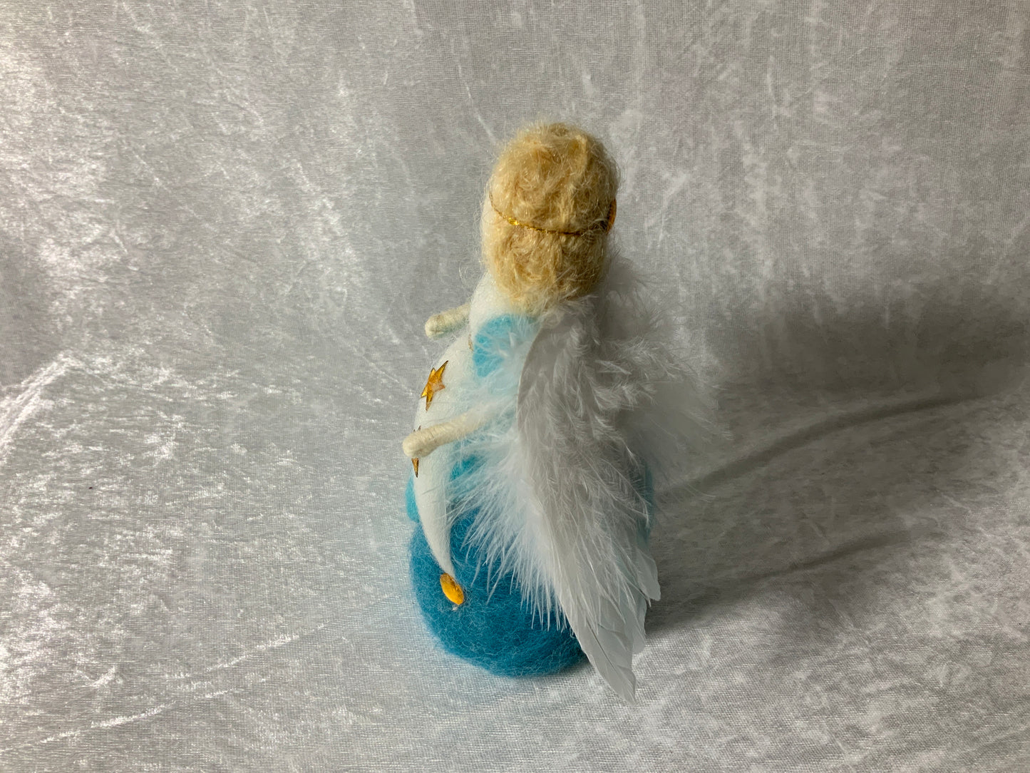 Handgefertigter Engel aus Merinowolle in Türkis