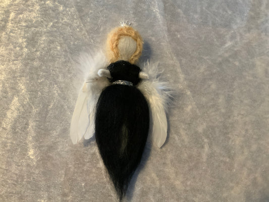 Schutzengel Handgemacht in Schwarz