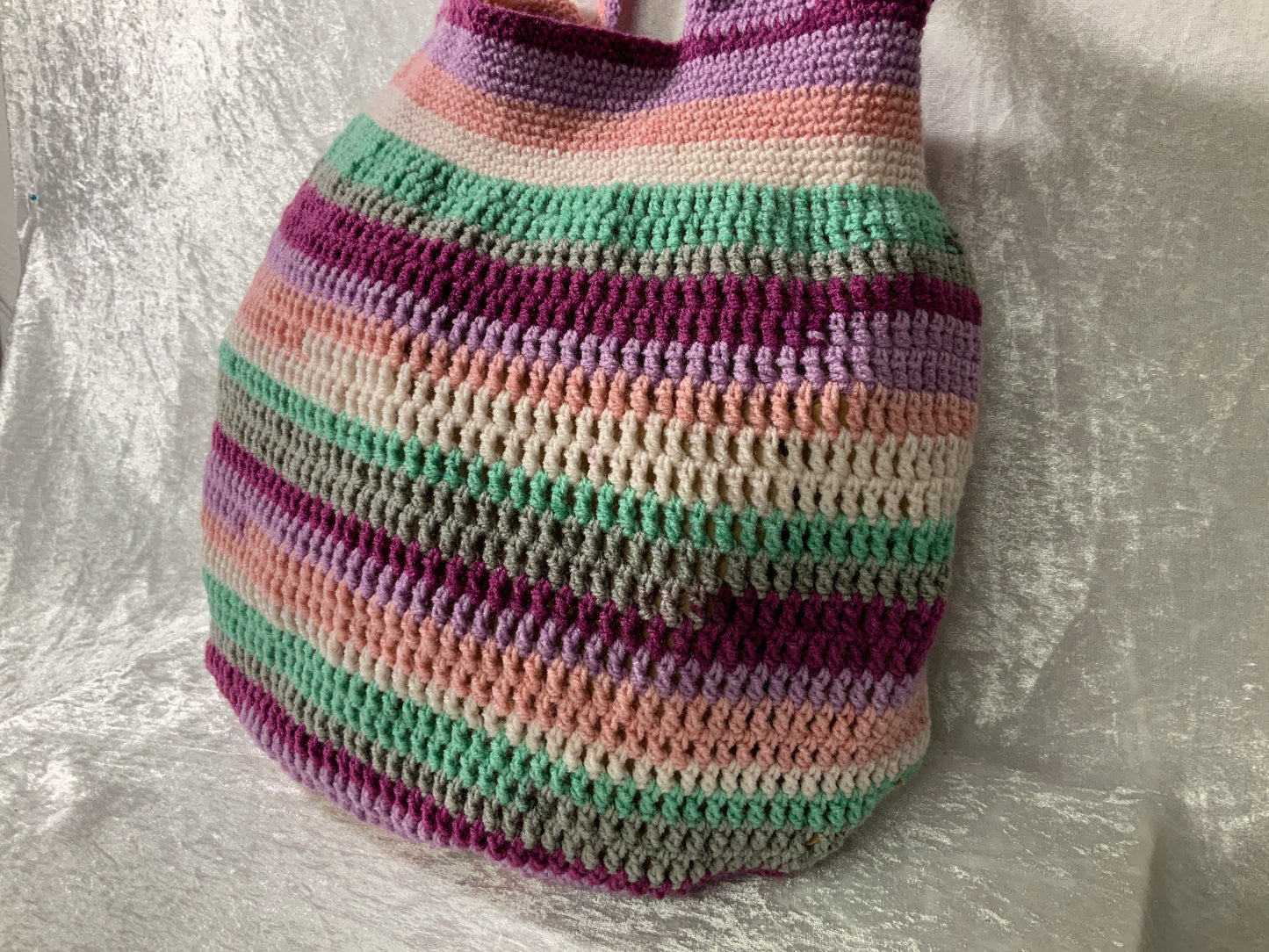 Handgefertigte Beuteltasche aus Wolle