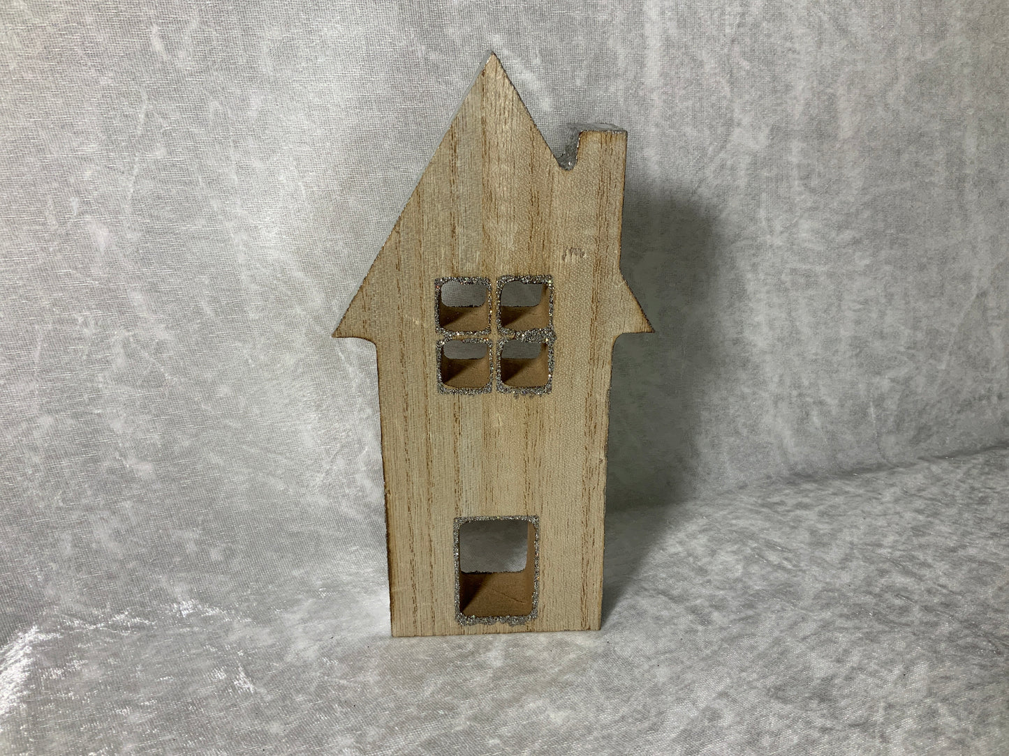 Weihnachtliches Haus aus Holz