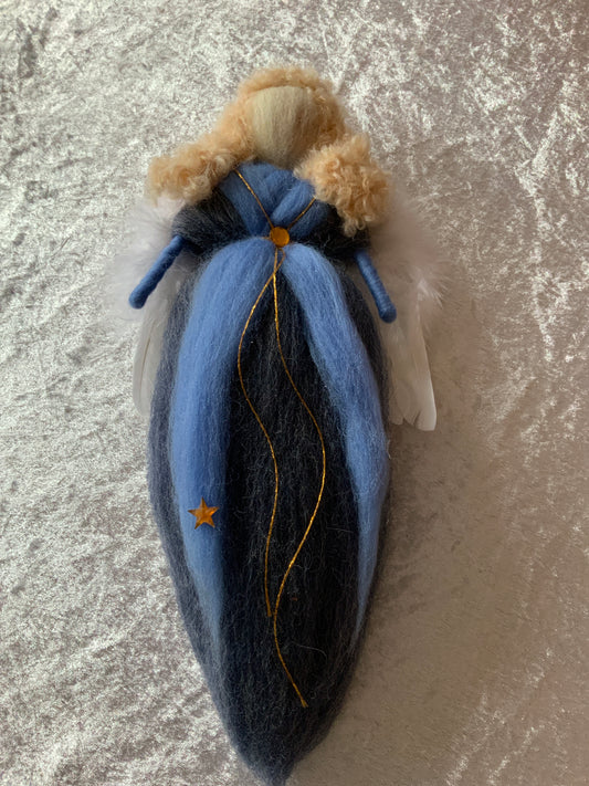 Großer Handgefertigter Engel in Blau