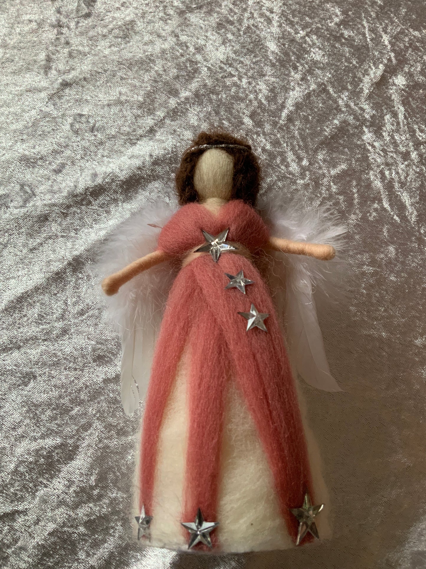 Rosa Farbener Engel aus Merinowolle Handgemacht