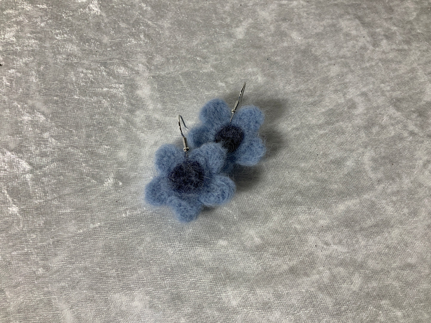 Blumenohrringe in Blau