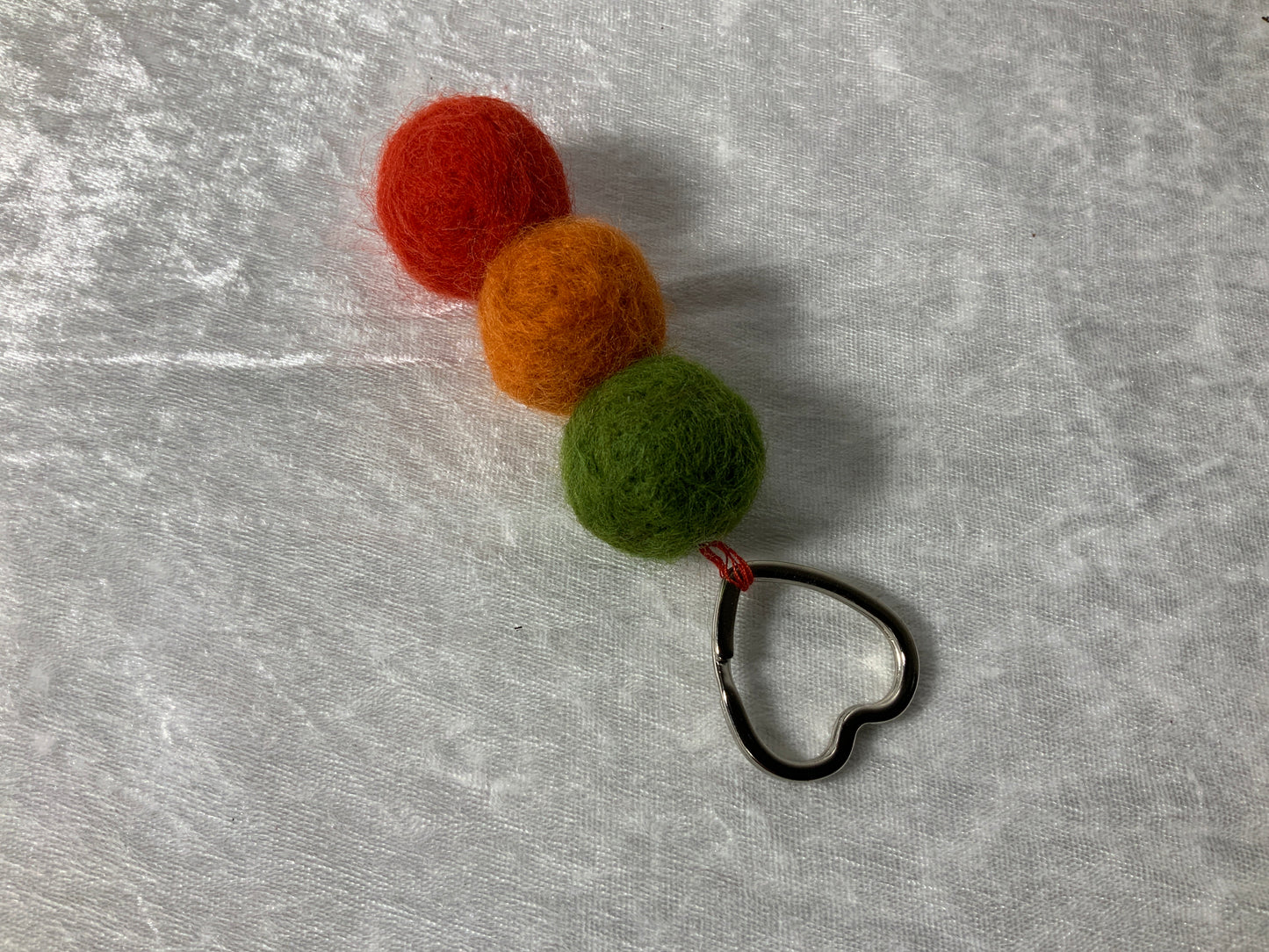 Handgefertigter Schlüsselanhänger in Herbstlichen Farben