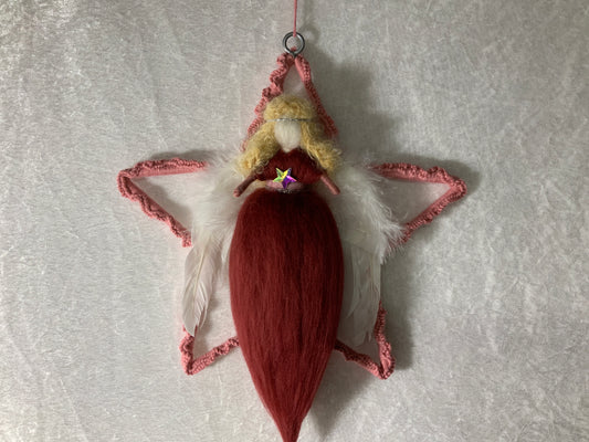 Handgefertigter Engel in einem Stern